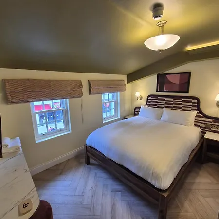 Marys Urban Nest Bed & Breakfast Galway